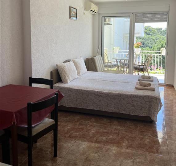 Apartmani Neda Bane Petrovac Exterior photo