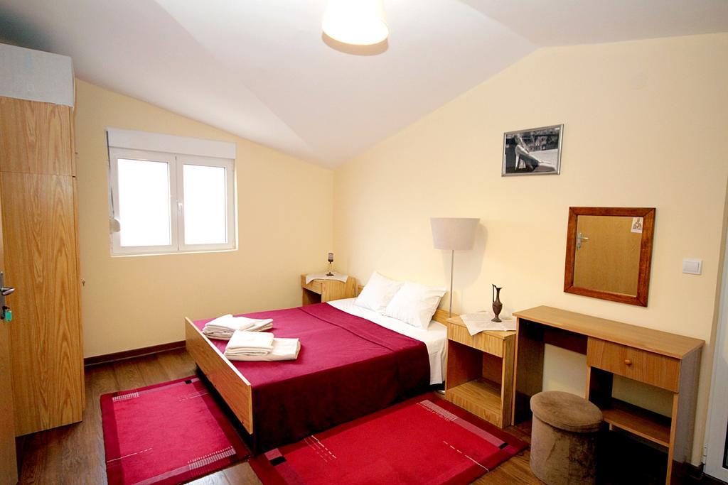 Apartmani Neda Bane Petrovac Room photo