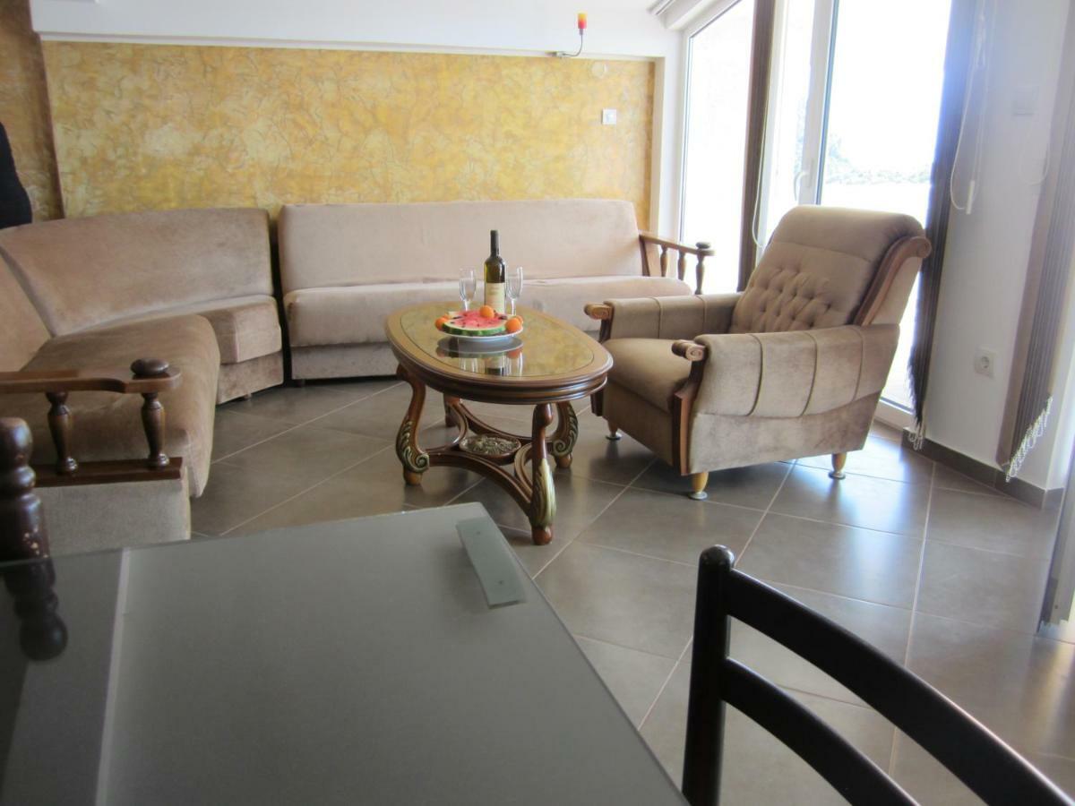 Apartmani Neda Bane Petrovac Exterior photo