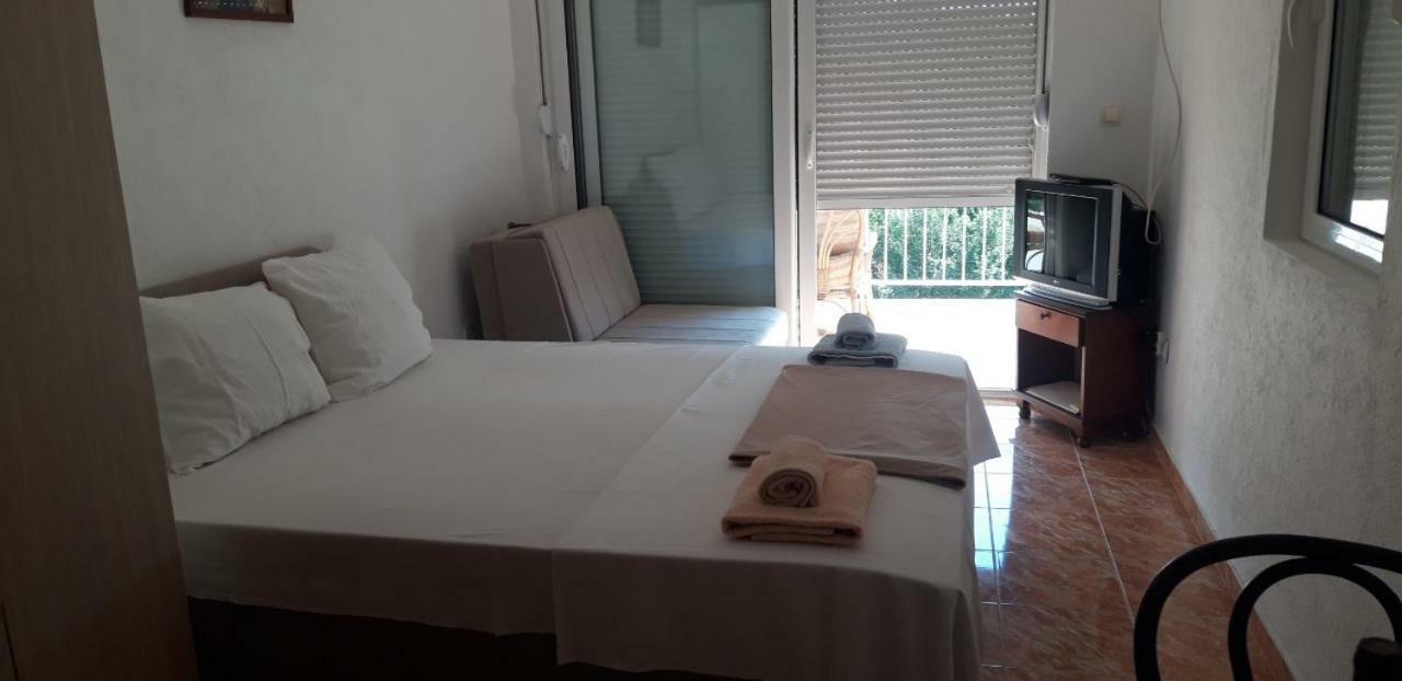 Apartmani Neda Bane Petrovac Exterior photo